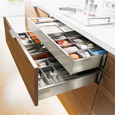 Cabinet Featuring Internal Cutlery Drawer